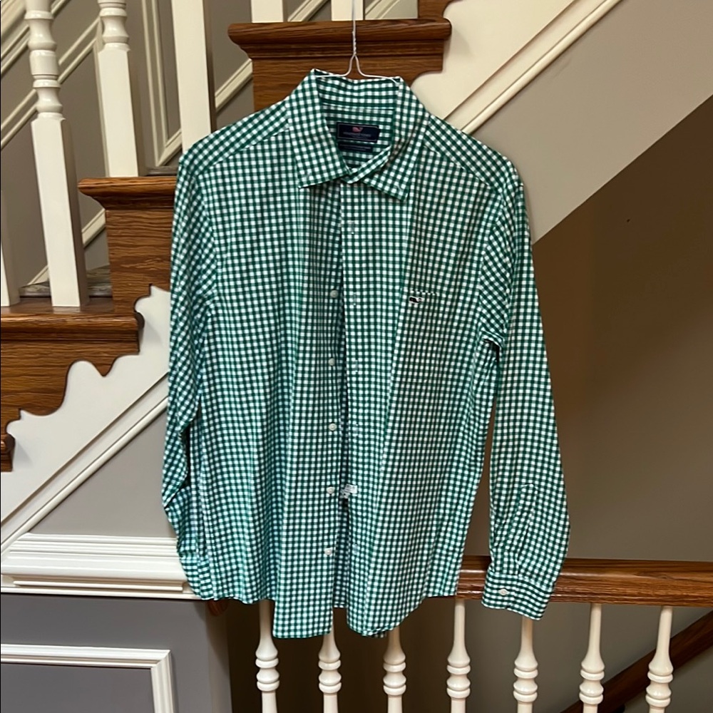 Vineyard Vines Green and White Casual Button Down Shirt